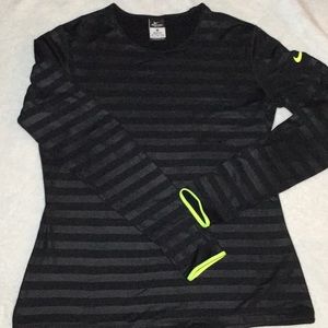 Nike Tops - Nike Women’s Long Sleeve shirt Nike Tops - Nike Women’s Long Sleeve shirt